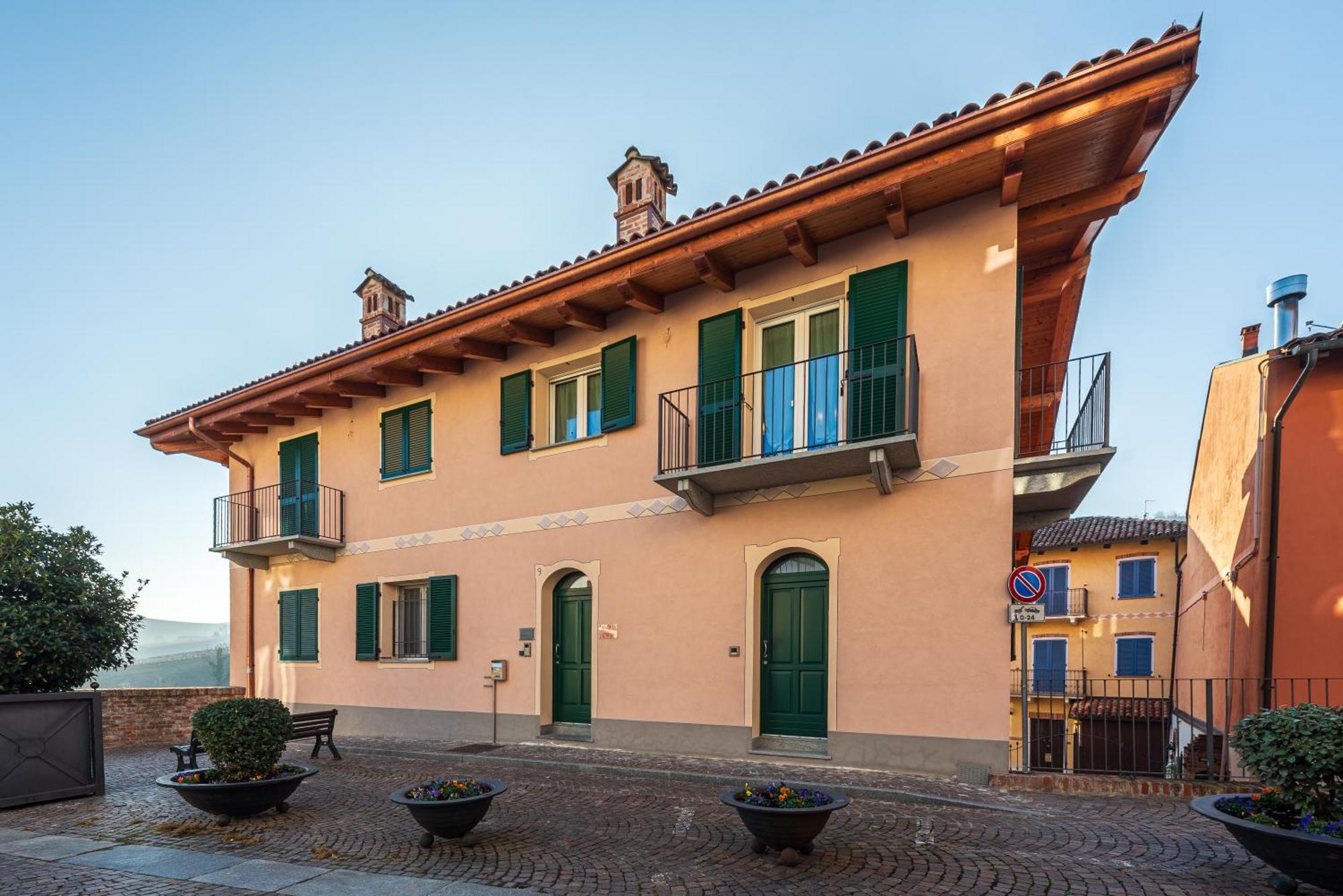 In Piazzetta Holiday Apartments, Barolo Exterior foto